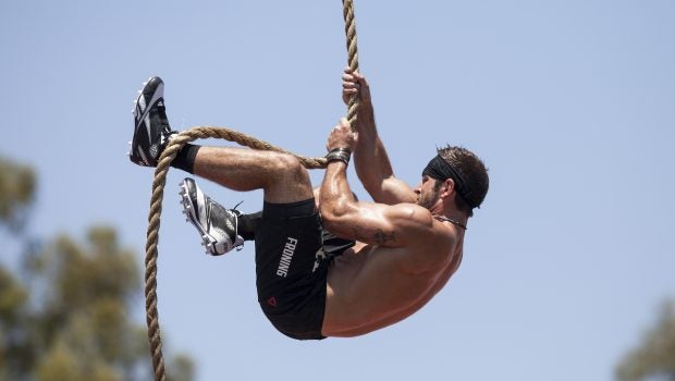 Comment monter à la corde ? Mouvement de CrossFit – Charlie Tango